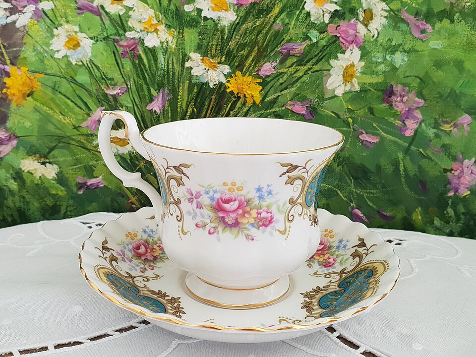 Why Vintage Ceramics are Lifetime Investments